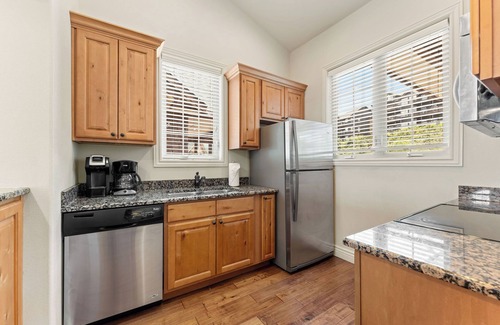 Indian Point Condo | Penthouse Condo by Silver Dollar City!