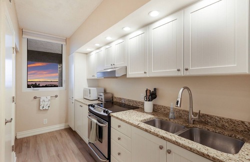 Longboat Key Condo | PENTHOUSE DOUBLE BALCONY FULL GULF & BAY VIEWS FROM EVERY ROOM Beachplace 5-602