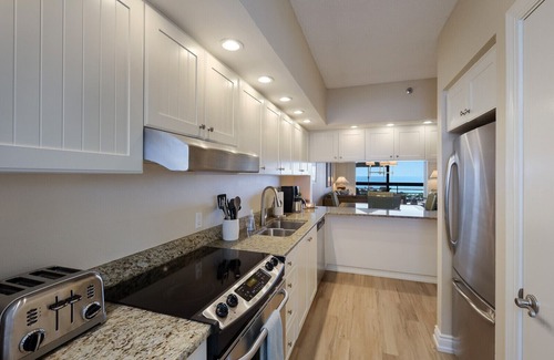 Longboat Key Condo | PENTHOUSE DOUBLE BALCONY FULL GULF & BAY VIEWS FROM EVERY ROOM Beachplace 5-602