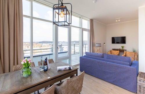 Travemuende Apartment | Penthouse floor 1 bedroom, view to the Trave (65) - Dockside Travemünde