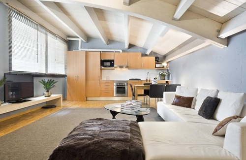 Sant Gervasi Apartment | Penthouse for long stays in Sant Gervasi 2 bedrooms 6 people - WiFi
