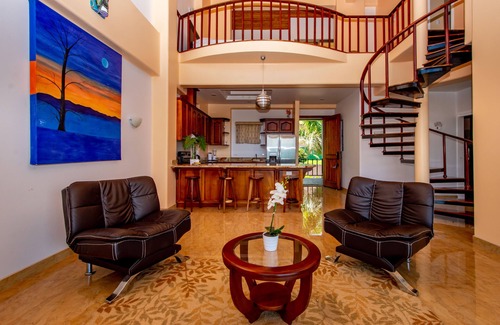 Naranjos Agrios Condo | PENTHOUSE in LAKE ARENAL with POOL, FULL KITCHEN