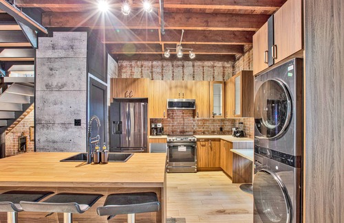 Downtown Montreal House | Penthouse in the heart of Guy Concordia - big terrace and parking