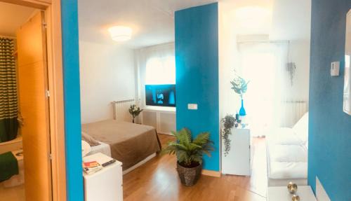 San Diego Apartment | PENTHOUSE INDEPENDIENTE a 3 paradas en metro de ATOCHA (estacion central Madrid)