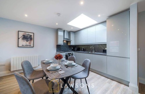 Windsor City Centre Apartment | Penthouse Living by Lawsons