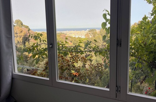 Montbau Villa | Penthouse Loft in charming villa in Barcelona with pool, AC, WiFi