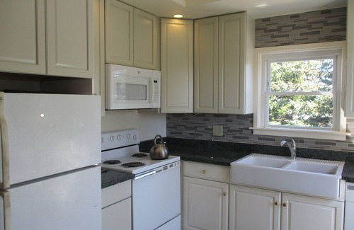 Rockland House | Penthouse master bedroom suite -ocean view- walking distance to downtown, beach