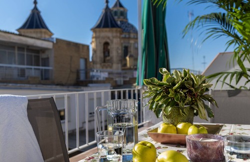 Centro - Sagrario Apartment | Penthouse near the Cathedral. Mano de Hierro.