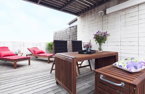 El Putget i Farro Apartment | Penthouse near Tibidabo 3 rooms for 6 people with terrace