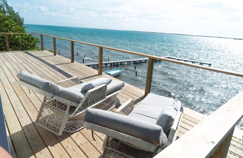 Dangriga Apartment | Penthouse Oceanfront Cabana