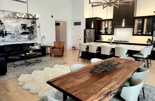 Deadwood Apartment | Penthouse on Main Street Deadwood - Overlook Town Square