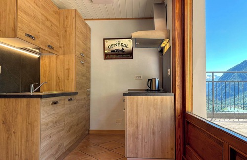 Valtournenche Apartment | Penthouse overlooking charming, quiet, spacious living room, three bedrooms