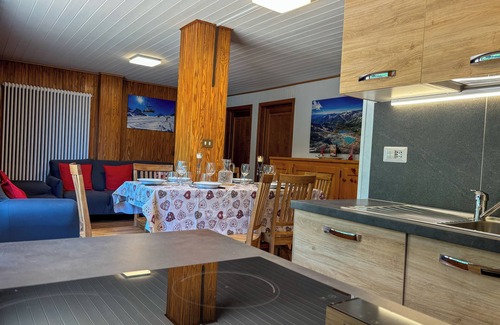 Valtournenche Apartment | Penthouse overlooking charming, quiet, spacious living room, three bedrooms