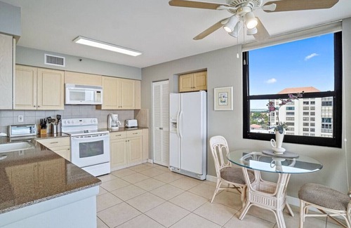 Isla del Sol Condo | Penthouse Paradise with Amazing Views: 2BD, 2BA -
