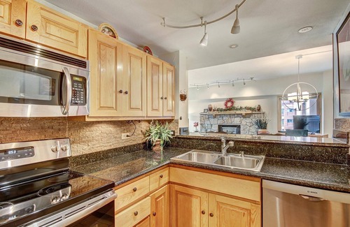 Peak 9 Condo | Penthouse. Ski In/Out, Stunning Views,No Resort Fees, Walk2Town!