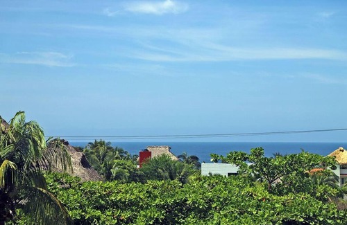 Rinconada Apartment | Penthouse -Sky at Mikasa- Fast wifi, King Bed, AC & Pool
