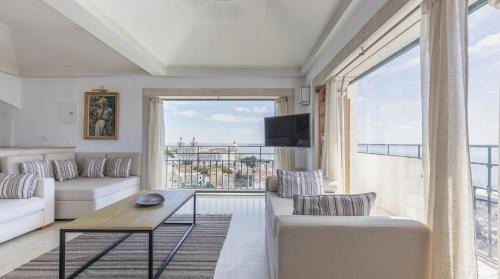 Santa Maria Maior Apartment | Penthouse Terrace 360º Lisbon View by LovelyStay