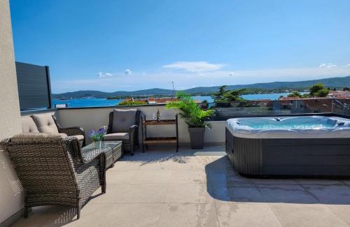 Turanj Apartment | Penthouse view