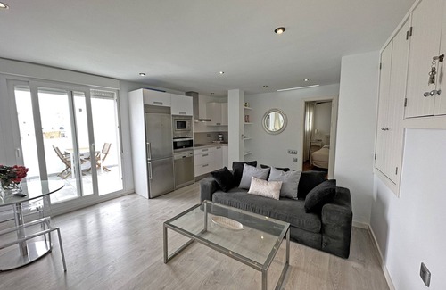 Conil de la Frontera City Center Apartment | Penthouse with large terrace and solarium with sea views, beach 150m.