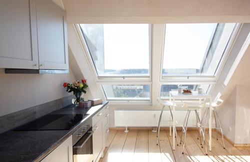 Penzing Condo | Penthouse with a view of Schönbrunn Palace