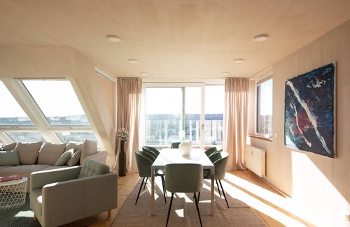 Penzing Condo | Penthouse with a view of Schönbrunn Palace