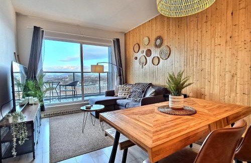 La Cite-Limoilou Apartment | Penthouse With FREE indoor Parking Downtown