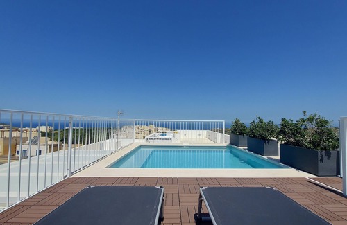 Ggantija Apartment | Penthouse with Private Roof Top Pool