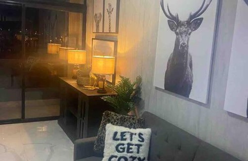 Prado Oriental Apartment | Penthouse with private Jacuzzi with OF 300mbps int