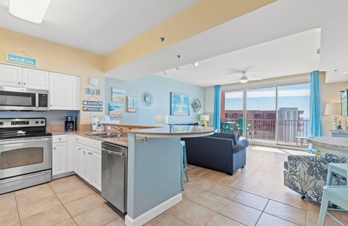 Long Beach Condo | Penthouse With Beautiful Beach Views! 1 Bedroom, 2 Bathroom Penthouse!