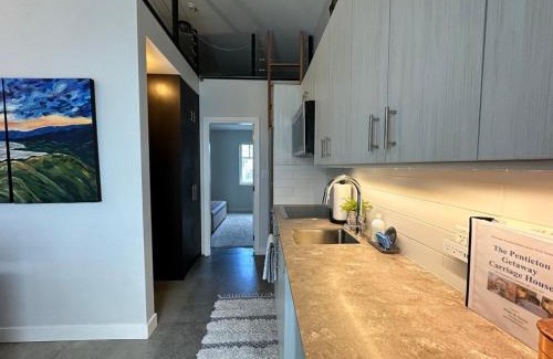 Okanagan-Similkameen Apartment | Penticton Getaway Carriage House - Great Location! Private!