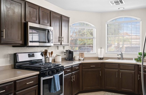 Parkridge House | Peoria Getaway: Cozy 3-Bedroom Home w/Pool