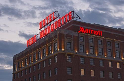 Peoria Hotel | Peoria Marriott Pere Marquette