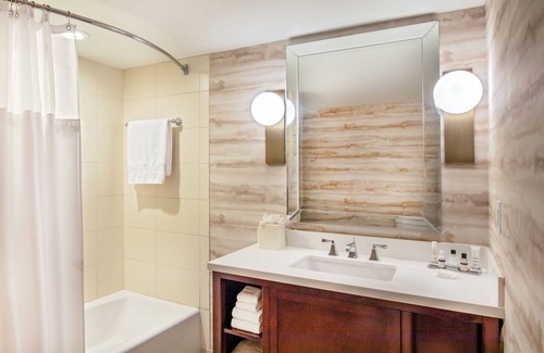 Peoria Hotel | Peoria Marriott Pere Marquette