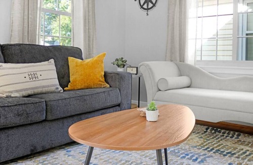 Peoria House | Peoria Prime Location: 3Bed w/Arcade+Foosball