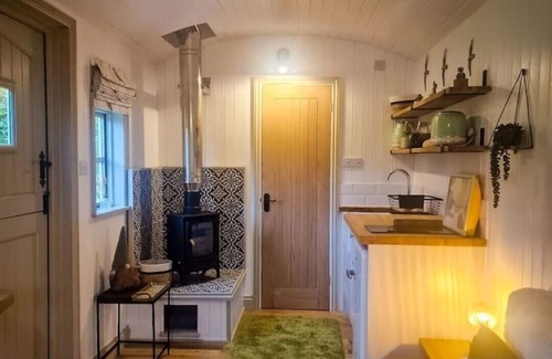 Robeston Wathen Cabin | Peppers Pocket Shepherds Hut