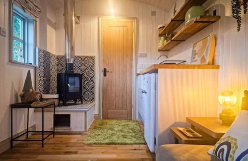 Robeston Wathen Cabin | Peppers Pocket Shepherds Hut