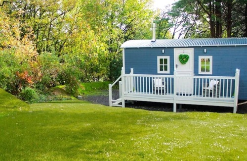 Robeston Wathen Cabin | Peppers Pocket Shepherds Hut
