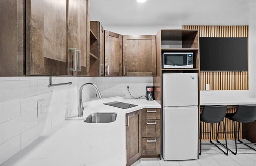 Safford Apartment | Peppertree Studios Su