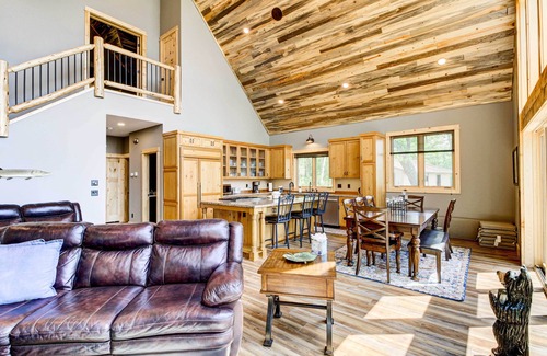 Breezy Point Cabin | Pequot Lakes Retreat w/Beach + Fire Pit!