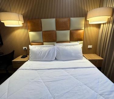 Pinamungajan Hotel | Perc Hotel