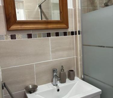 Colombier Apartment | Perché aux milieux des vignes