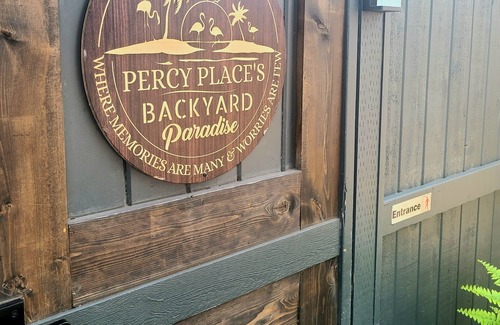 Kamloops House | PERCY PLACE*Romantic Retreat* Pool & Spa!