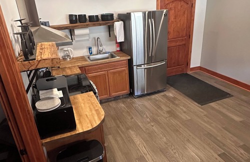 Gardiner Apartment | Peregrine Nest- Spacious apartment close to Yellowstone, tons of wildlife