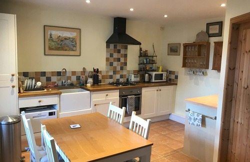 Murthly Cottage | Perfectly located cosy converted coach house