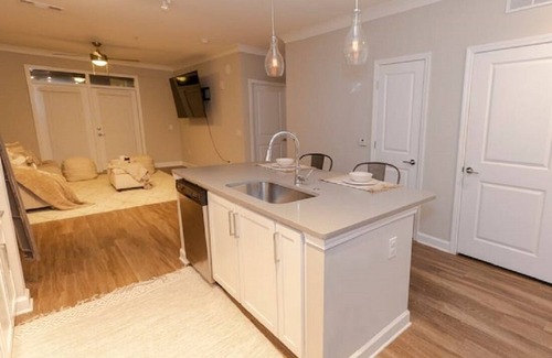 North Decatur Apartment | Perfect 1BD for Travelling Professionals Close to Emory Decatur Hospital