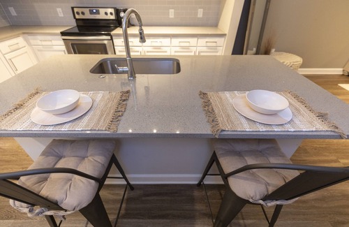 North Decatur Apartment | Perfect 1BD for Travelling Professionals Close to Emory Decatur Hospital