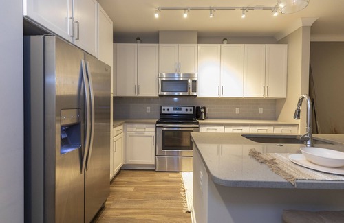 North Decatur Apartment | Perfect 1BD for Travelling Professionals Close to Emory Decatur Hospital