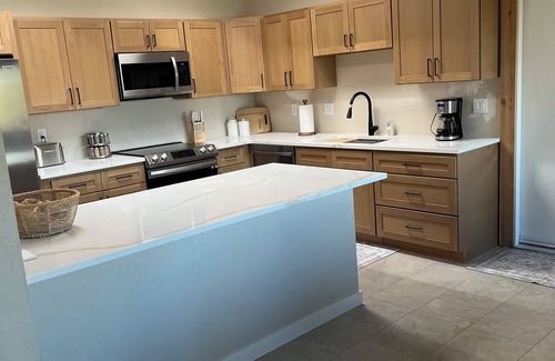 Sunrise Presidio Townhomes House | Perfect 2-bedroom house w/AC, WiFi, Mountain and City views near Sabino Canyon