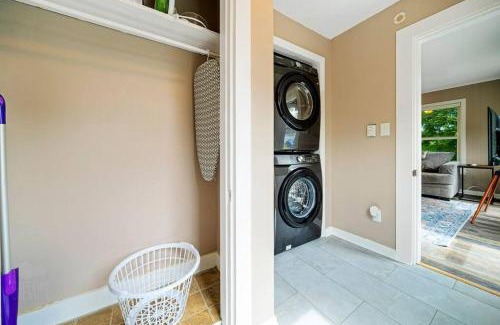Southern Coast Apartment | Perfect 2BD location in Saco with Free Parking
