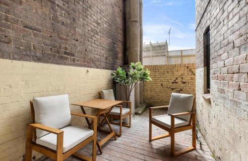Millers Point Apartment | Perfect 2BR Harbour View Apartment